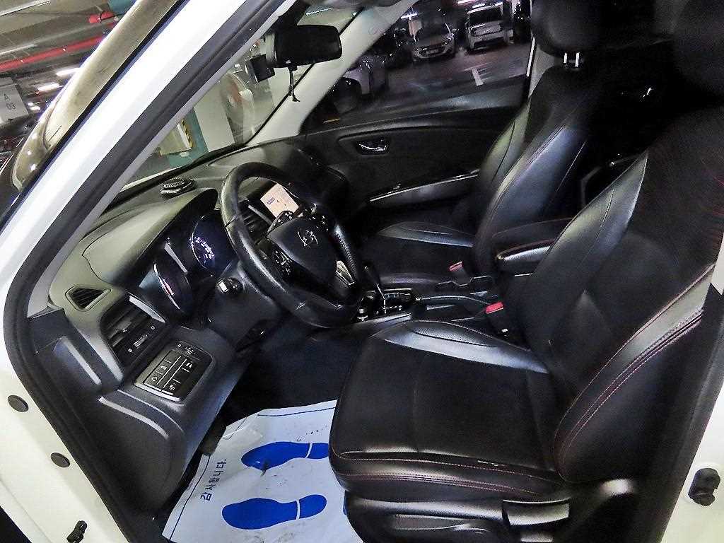 Ssangyong Tivoli - Vista 6