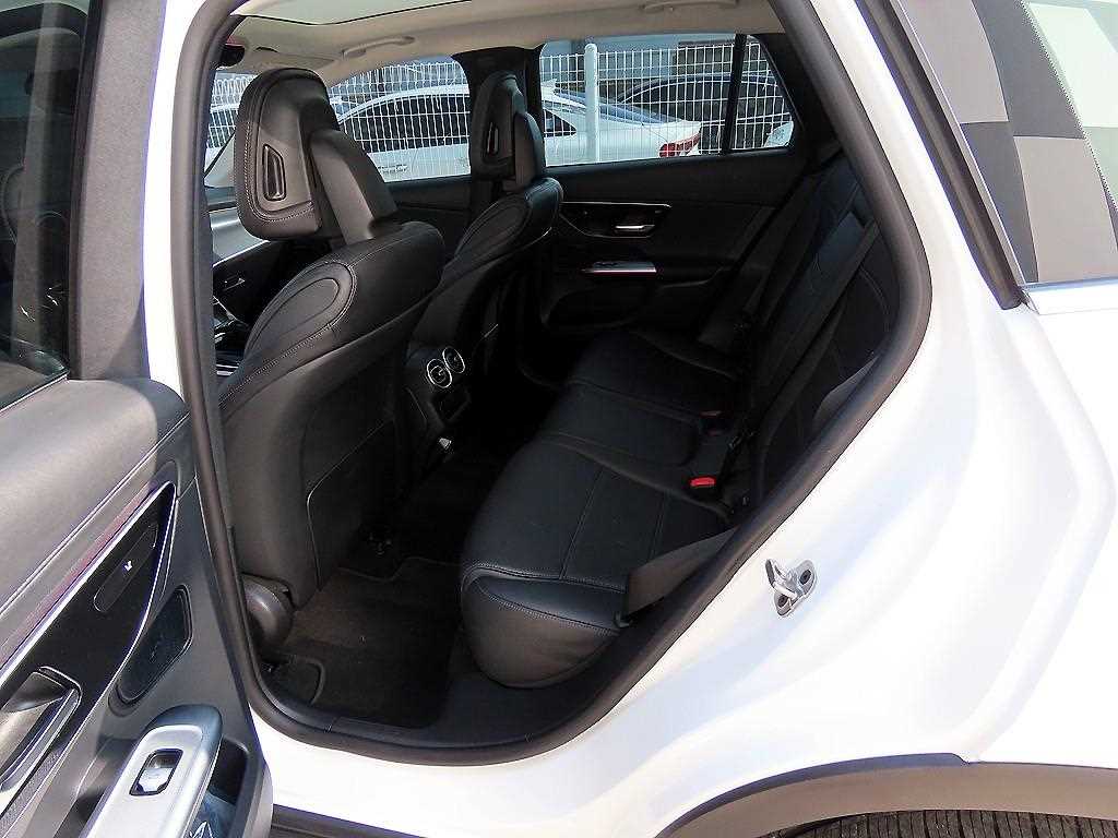 Mercedes Benz GLC Class - Vista 6