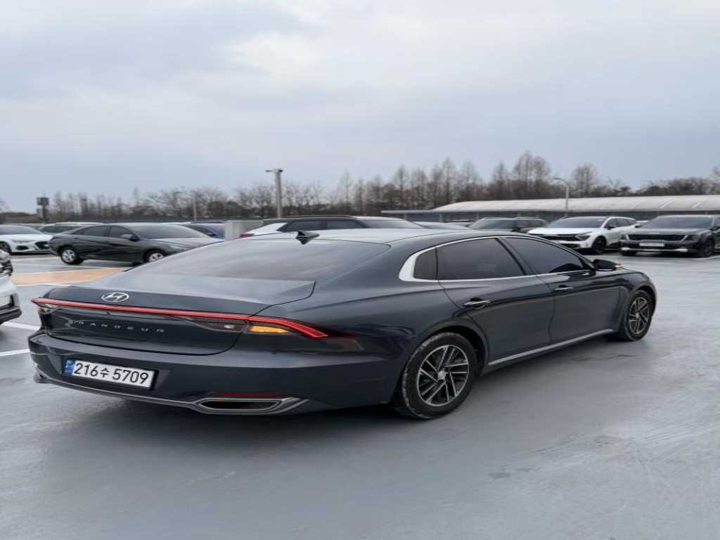 HYUNDAI Grandeur - Vista 6