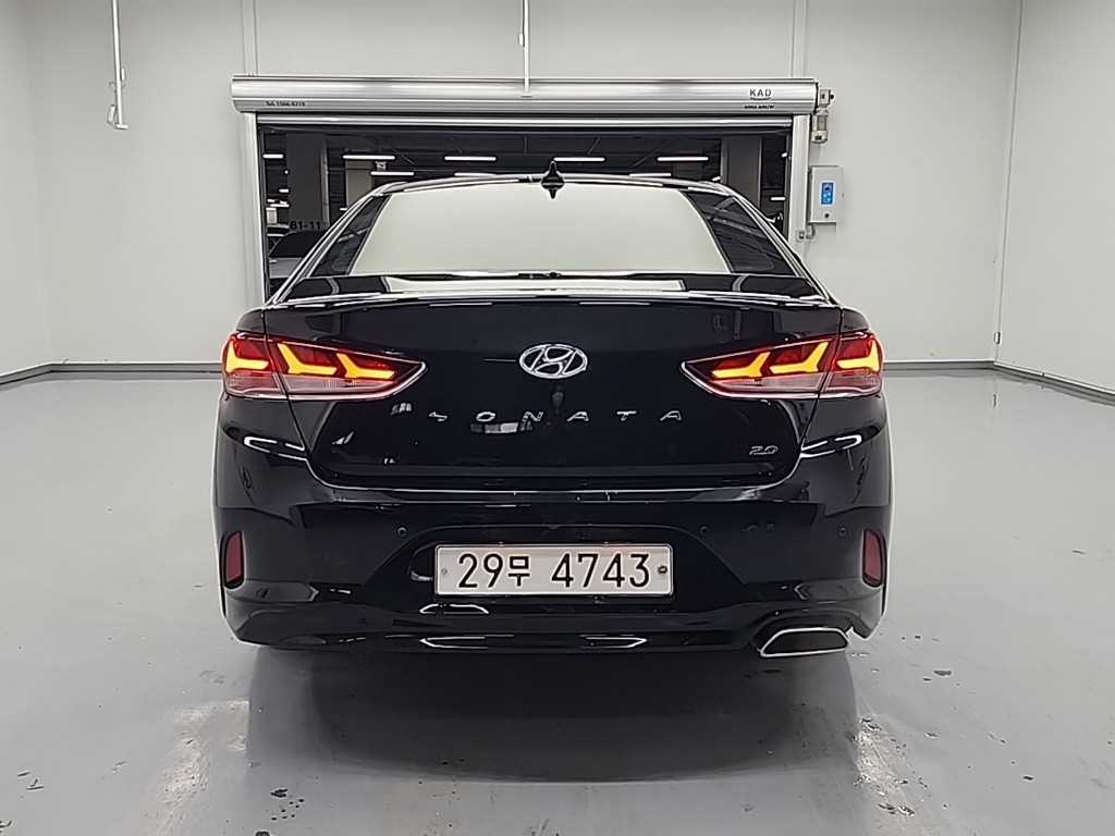 HYUNDAI Sonata - Vista 3