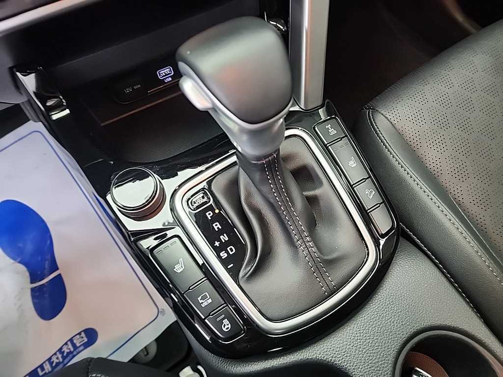 KIA Seltos - Vista 8