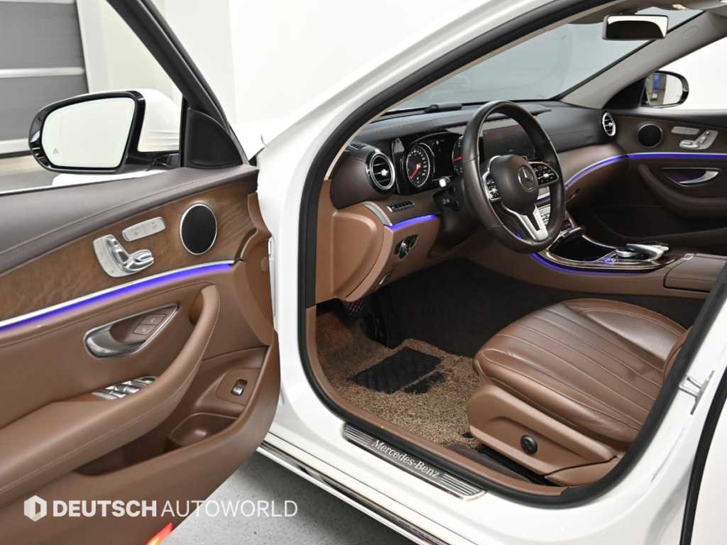 Mercedes Benz E class - Vista 11