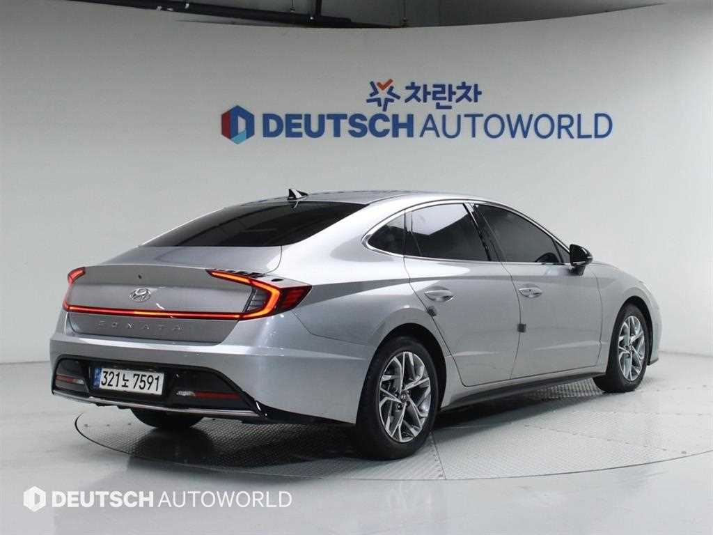 HYUNDAI Sonata - Vista 2