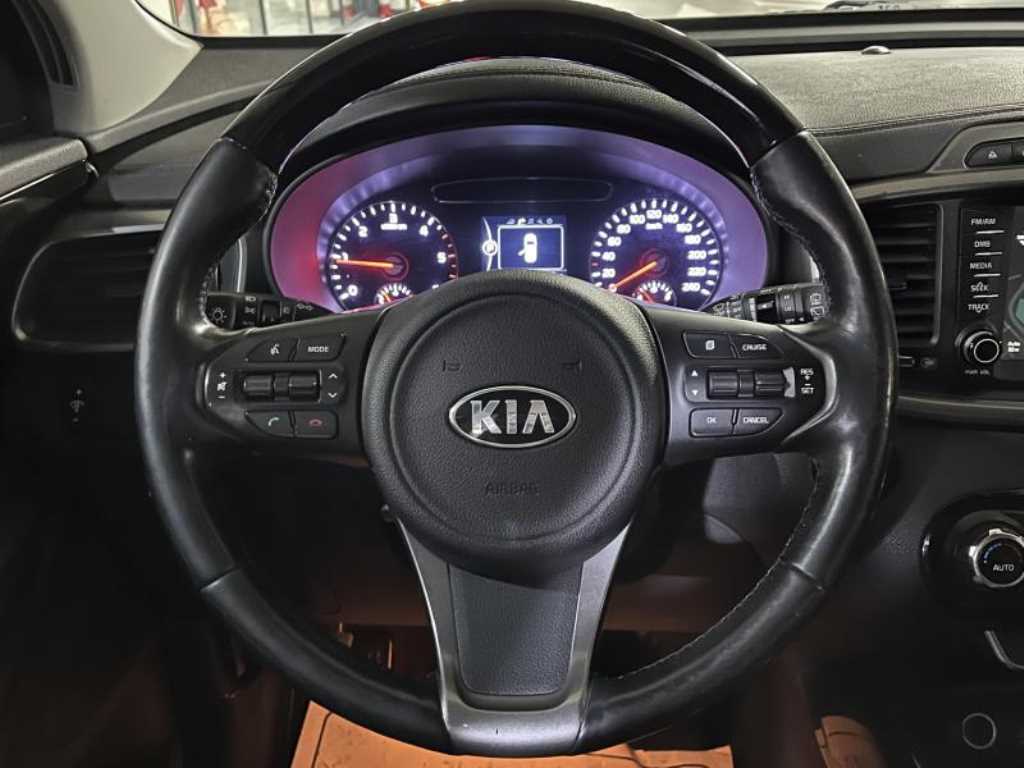 KIA Sorento - Vista 11