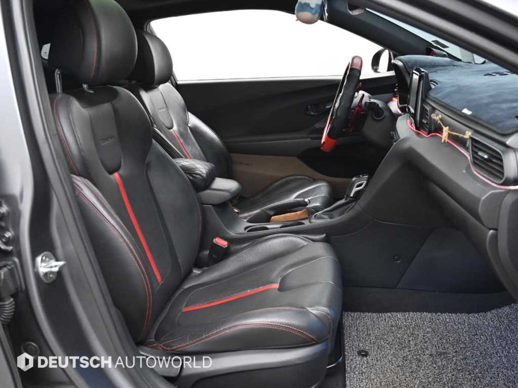 HYUNDAI Veloster - Vista 10