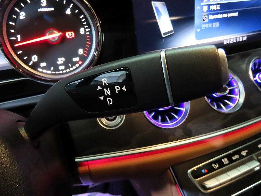 Mercedes Benz E class - Vista 12