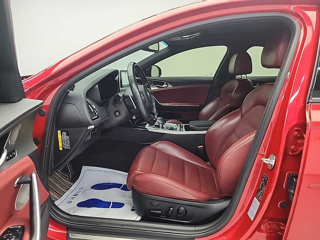 KIA Stinger - Vista 11