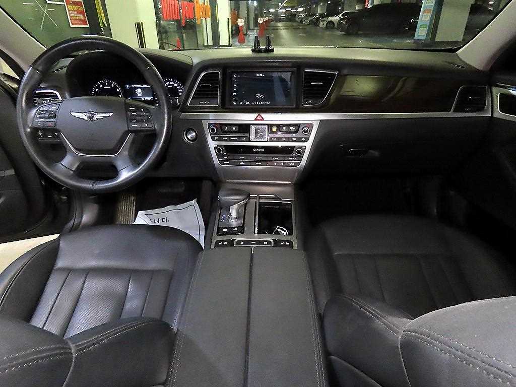 Genesis G80 - Vista 10