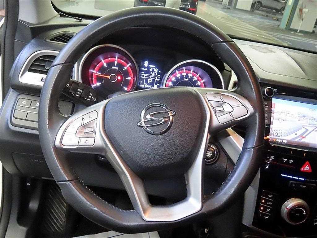 Ssangyong Tivoli - Vista 8