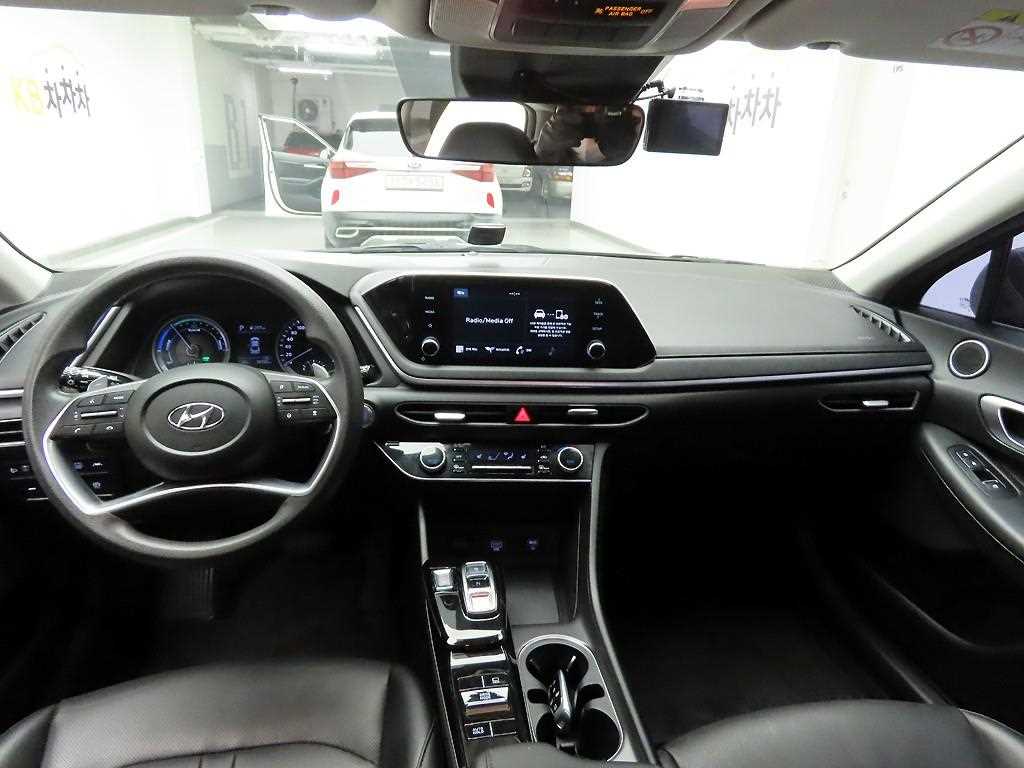 HYUNDAI Sonata - Vista 8