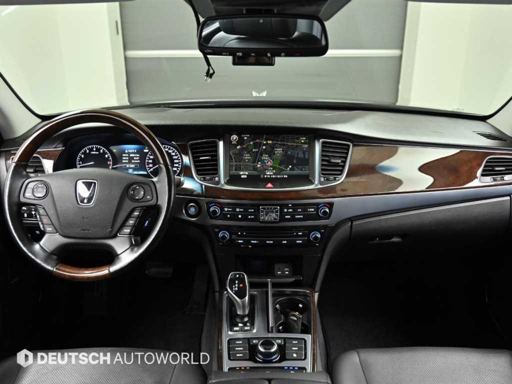 HYUNDAI Equus - Vista 7