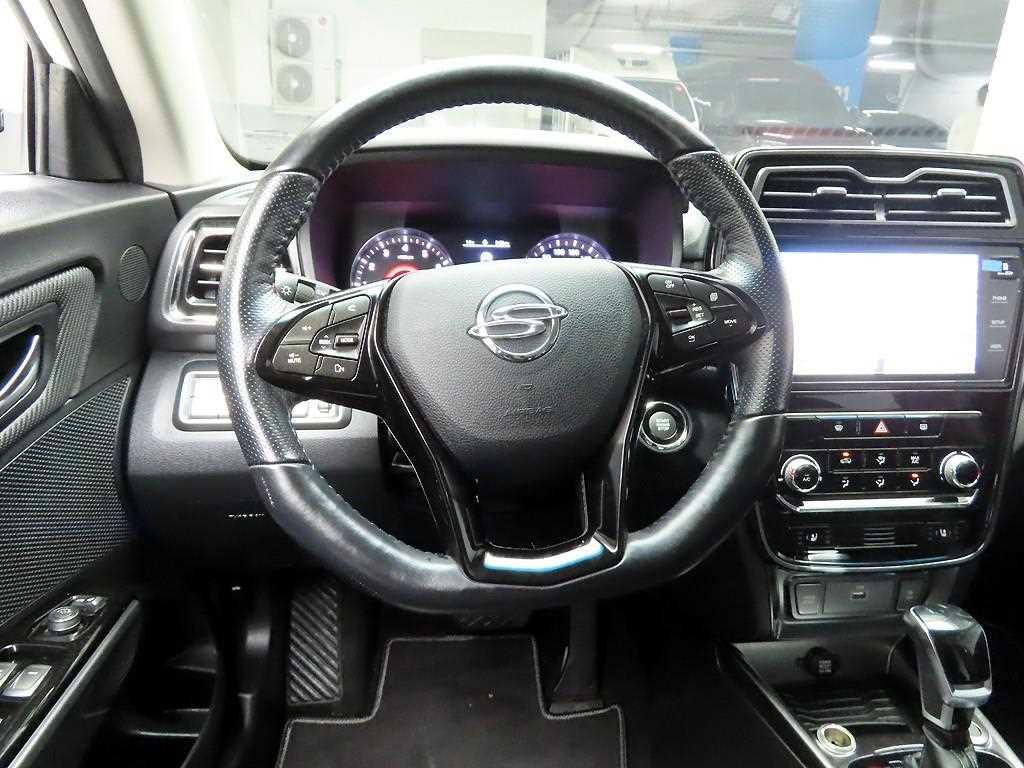 Ssangyong Tivoli - Vista 8