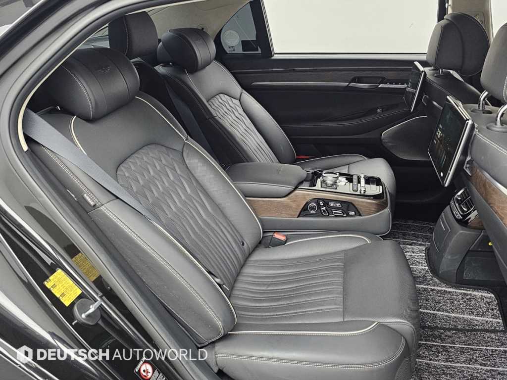 Genesis G90 - Vista 12