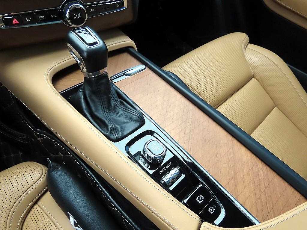 Volvo XC90 - Vista 11