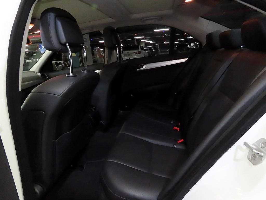 Mercedes Benz C Class - Vista 7