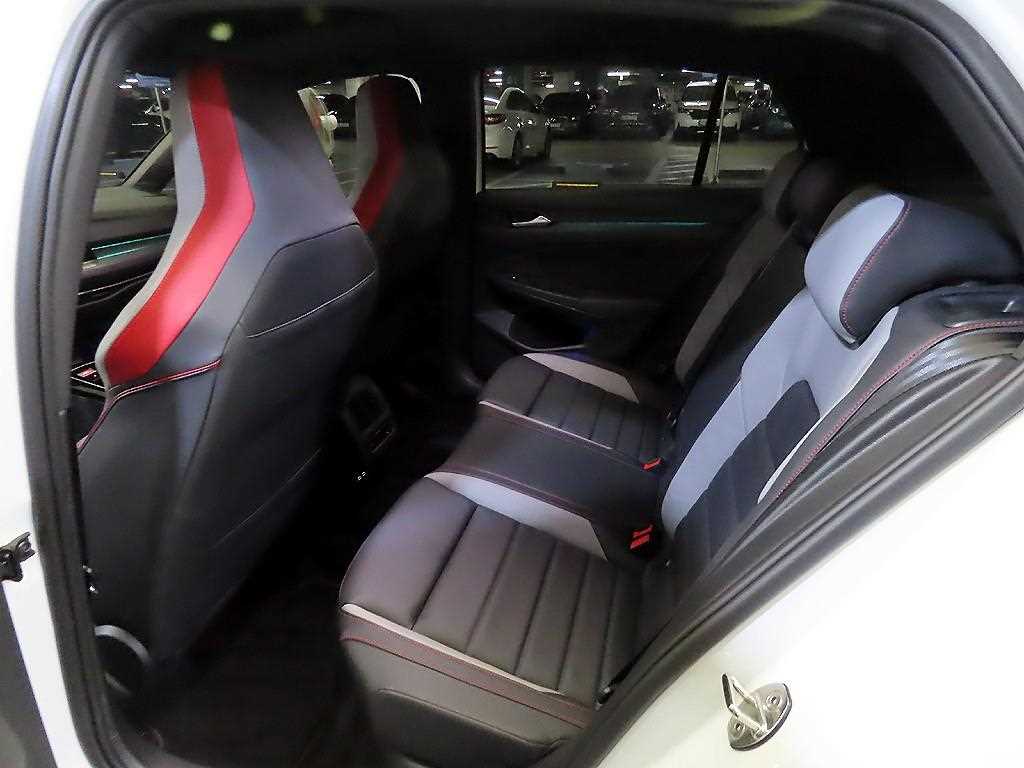 Volkswagen Golf - Vista 7