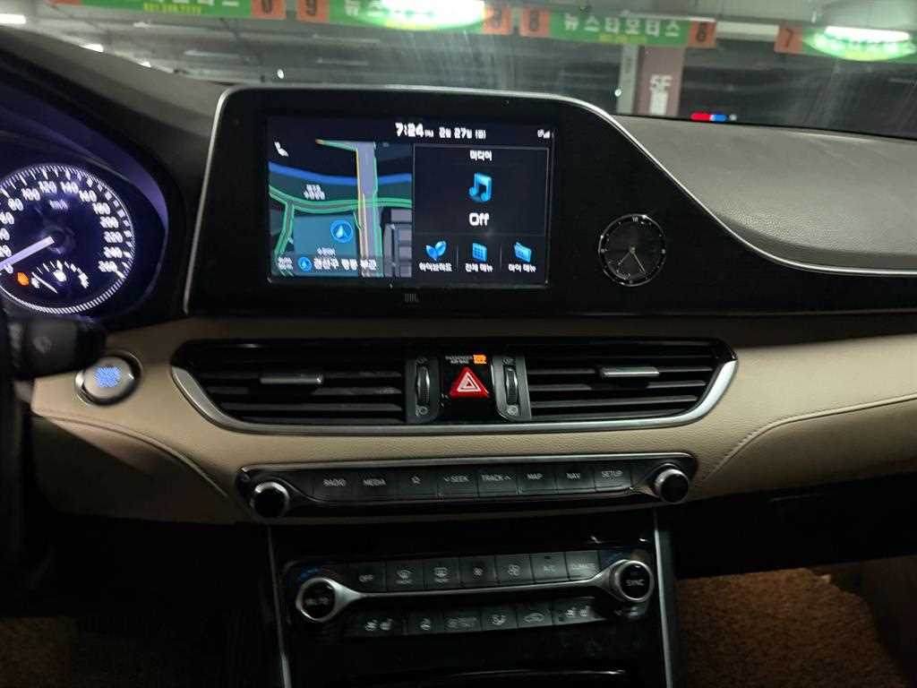 HYUNDAI Grandeur - Vista 6