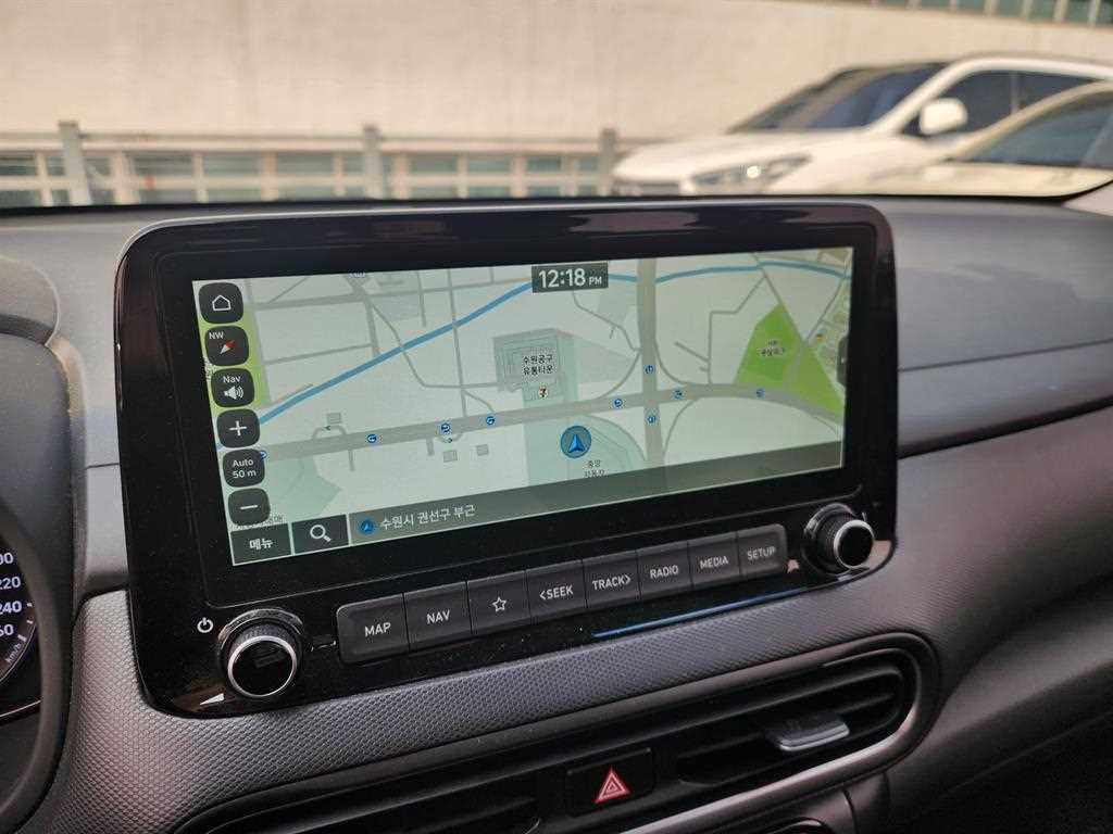 HYUNDAI Kona - Vista 5