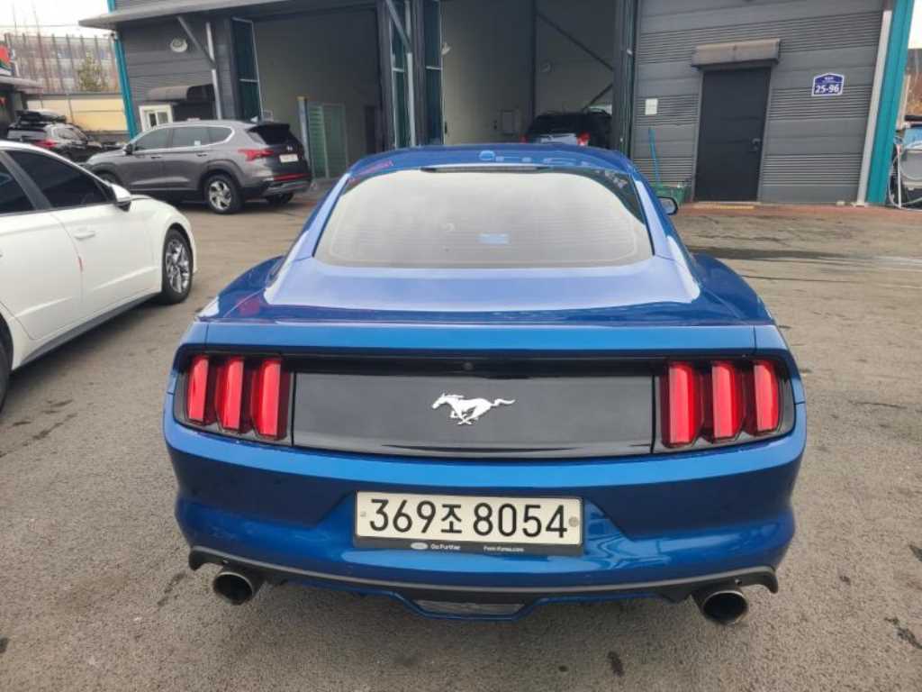 Ford Mustang - Vista 4