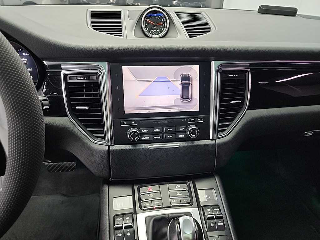 Porsche Macan - Vista 10