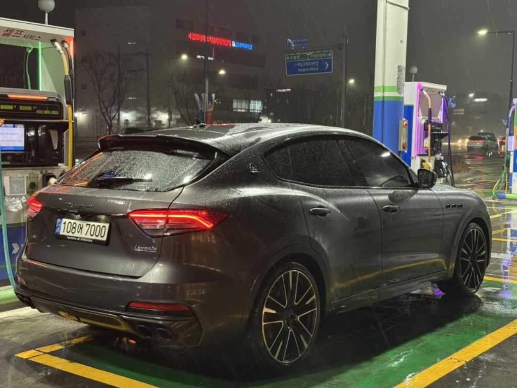 Maserati Levante - Vista 3