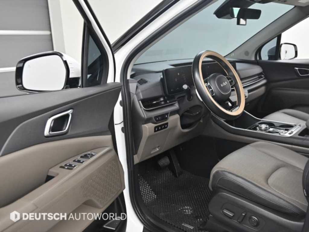 KIA Carnival - Vista 11