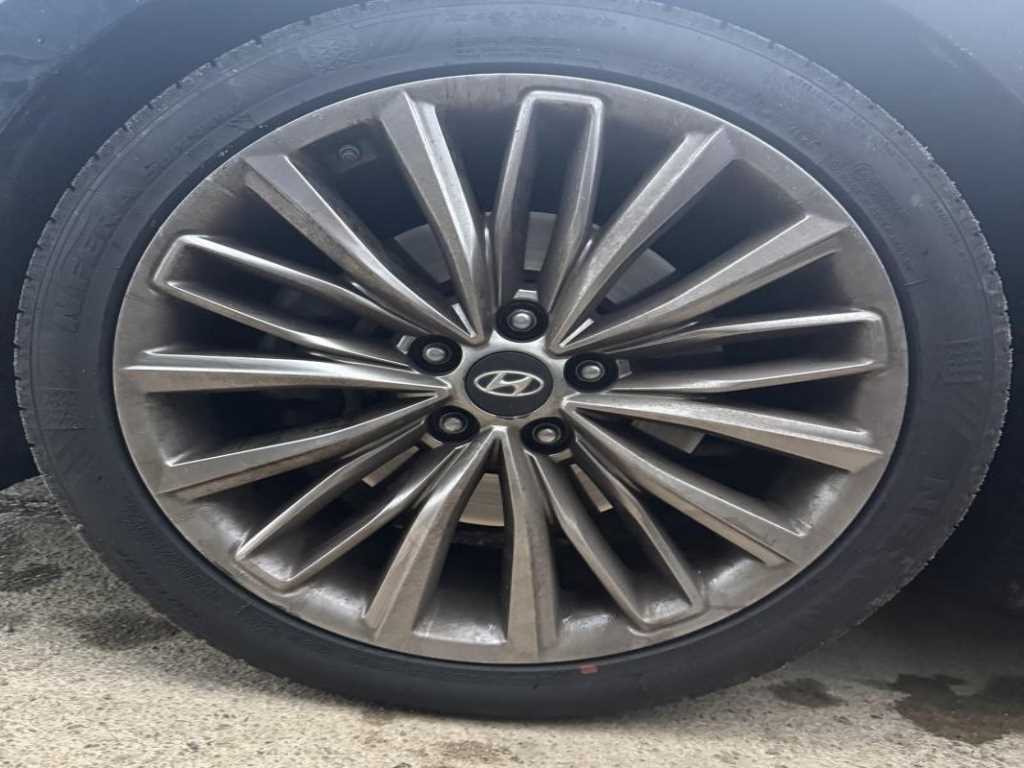 HYUNDAI Grandeur - Vista 10