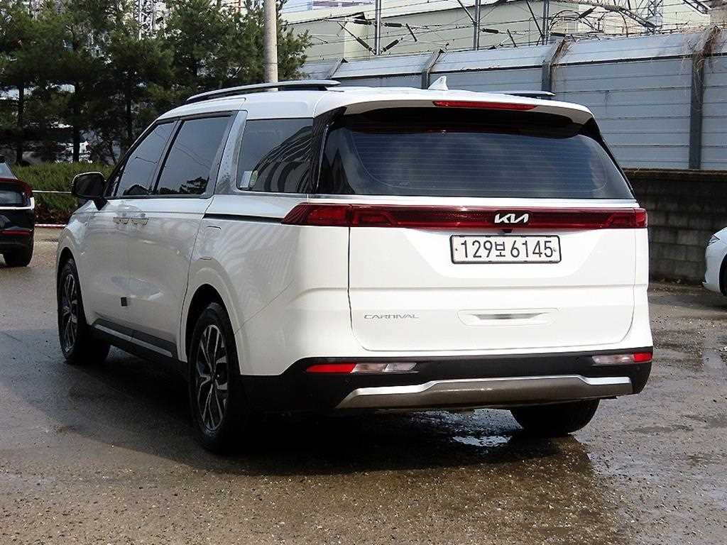 KIA Carnival - Vista 3