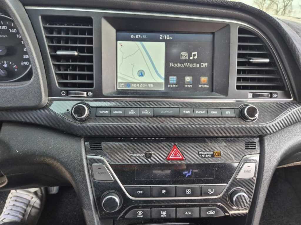 HYUNDAI Avante - Vista 7