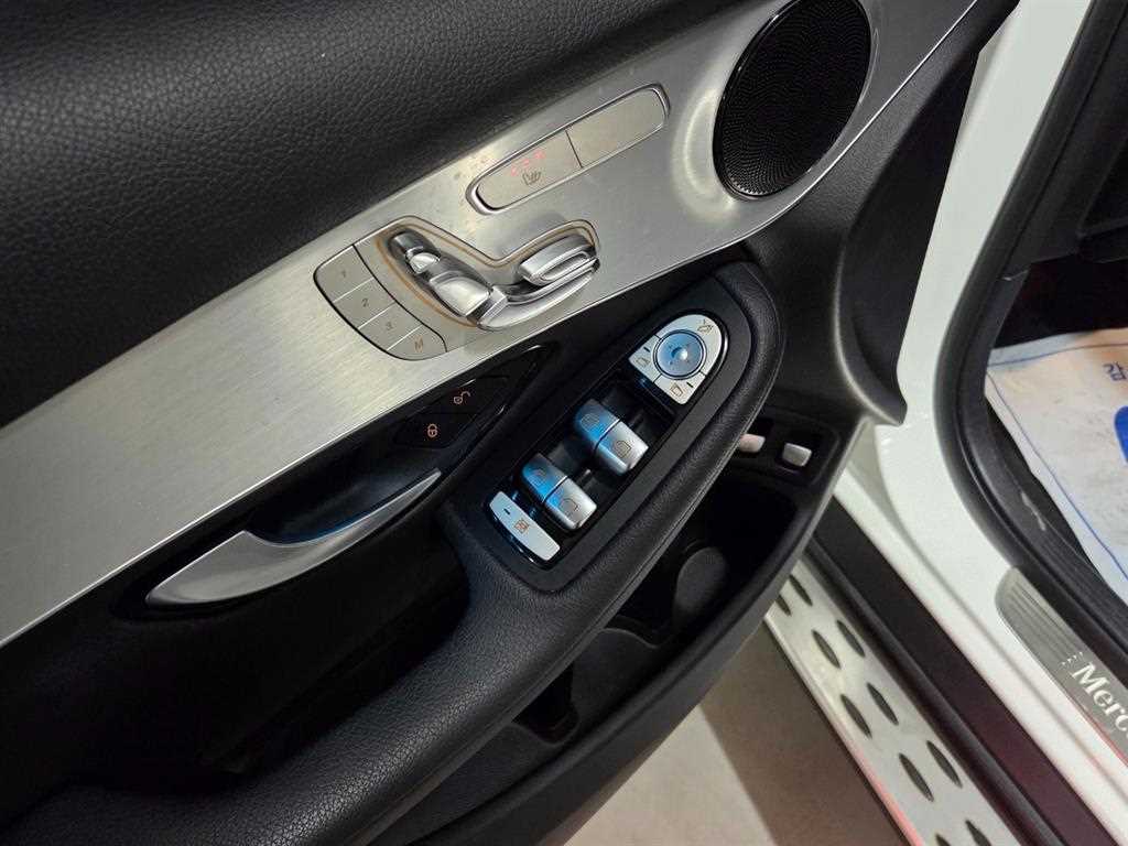 Mercedes Benz GLC Class - Vista 10