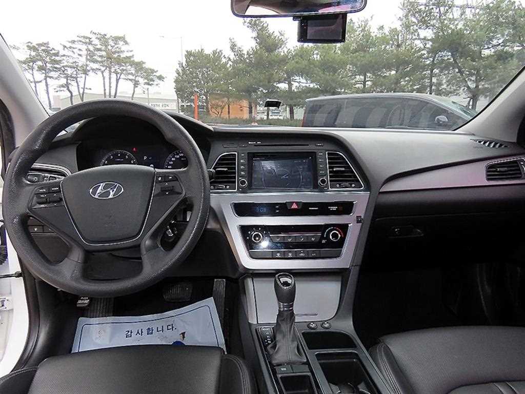 HYUNDAI Sonata - Vista 7