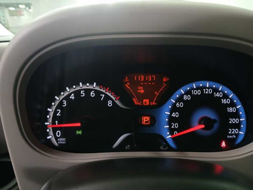 Nissan Cube - Vista 9