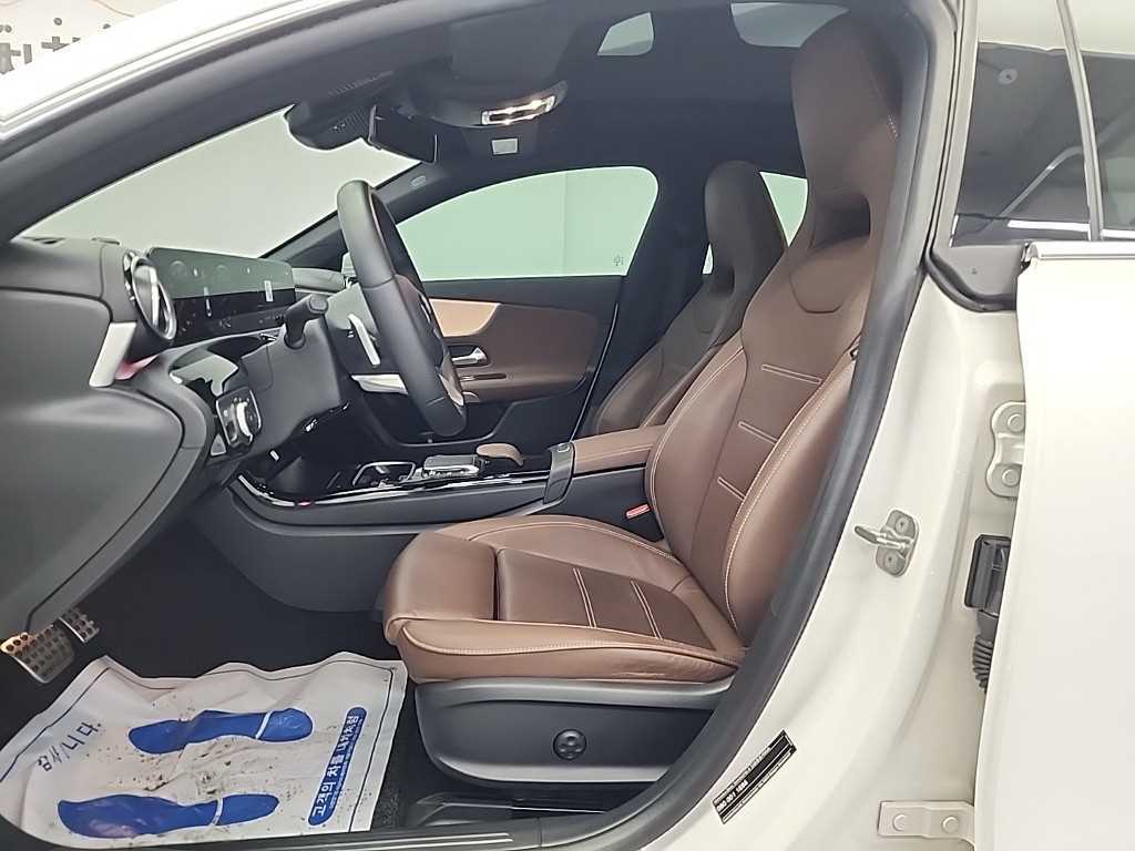 Mercedes Benz CLA Class - Vista 11