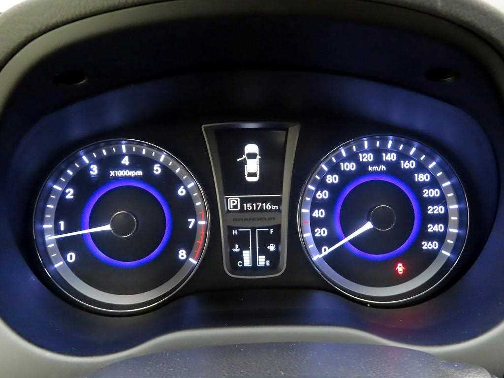 HYUNDAI Grandeur - Vista 5