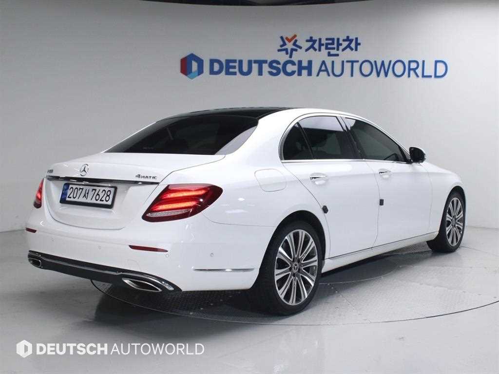 Mercedes Benz E class - Vista 2