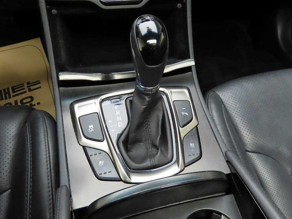 HYUNDAI Grandeur - Vista 10