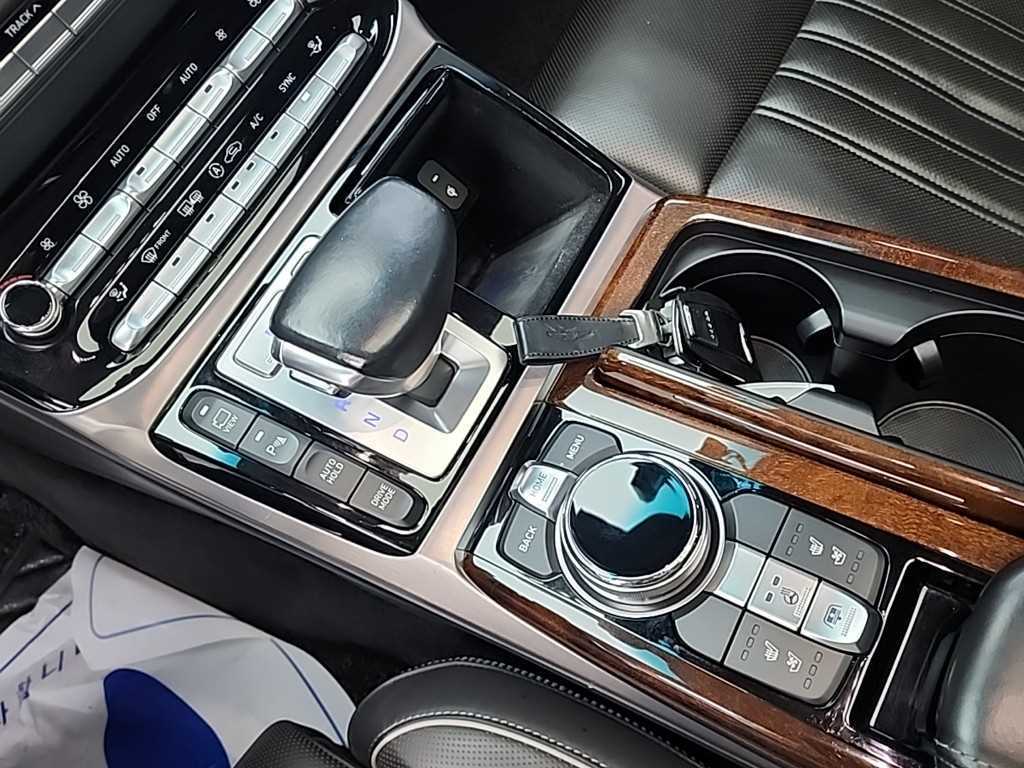 Genesis EQ900 - Vista 8