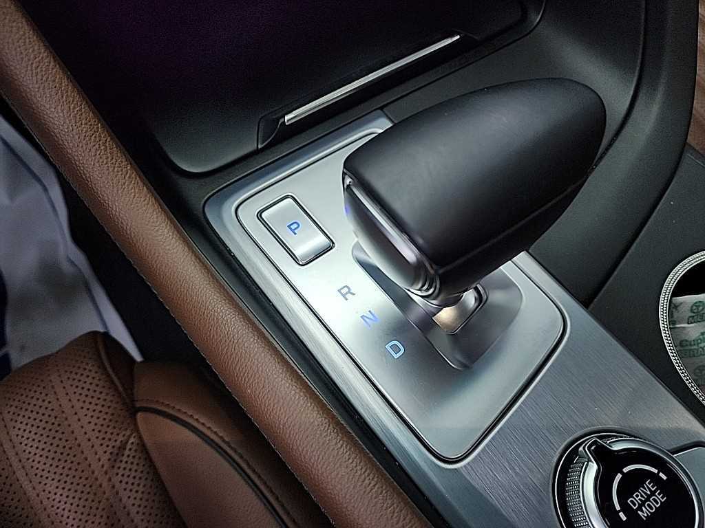 Genesis G70 - Vista 8