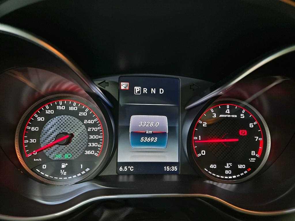 Mercedes Benz AMG GT - Vista 8