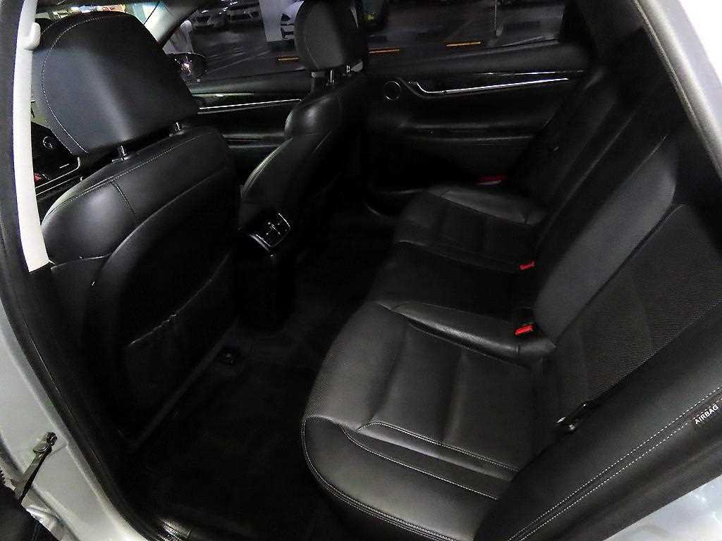 HYUNDAI Grandeur - Vista 7