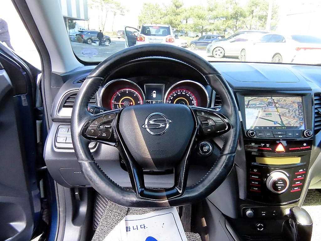 Ssangyong Tivoli - Vista 8