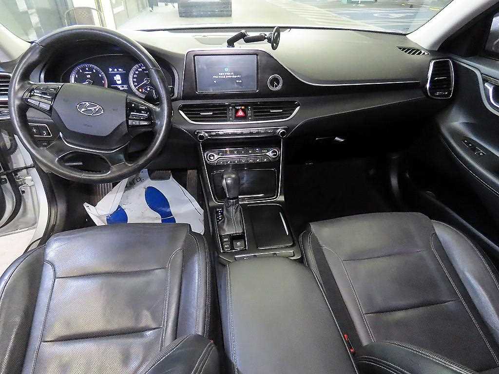 HYUNDAI Grandeur - Vista 10