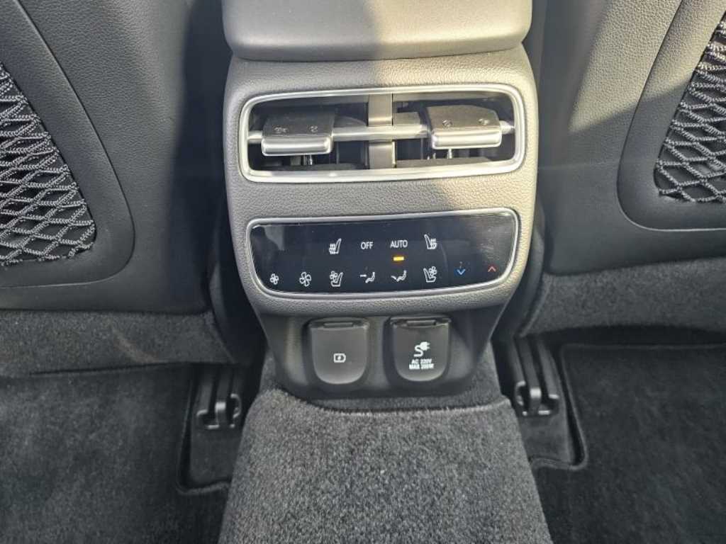 Genesis GV70 2025 Rojo - Importación desde Corea - HF Imports Iquique - Foto 16