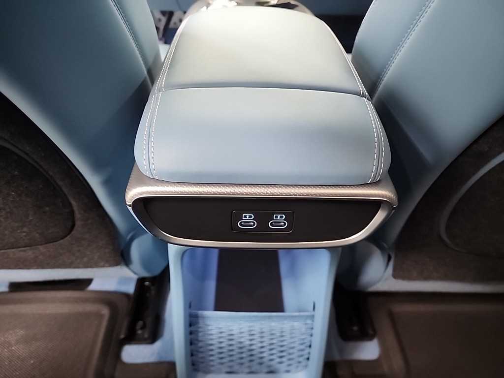 Genesis GV60 2026 skyblue - Importación desde Corea - HF Imports Iquique - Foto 13