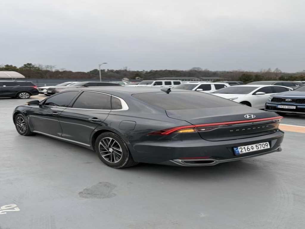 HYUNDAI Grandeur - Vista 4
