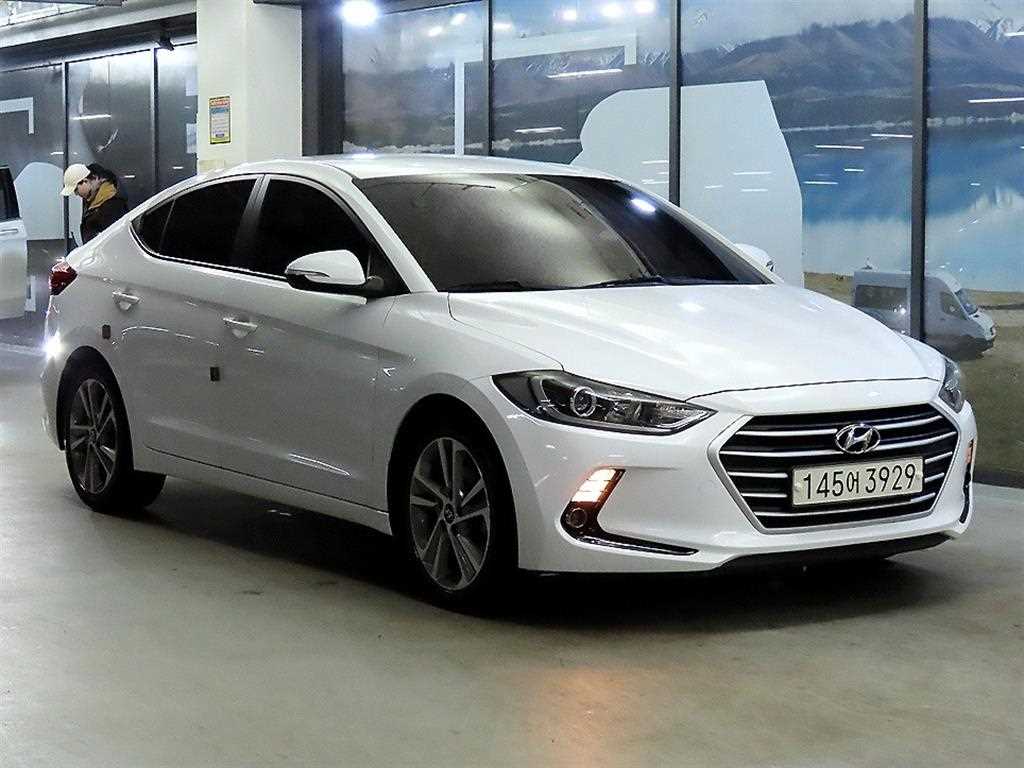 HYUNDAI Avante 2018 Blanco - Importación desde Corea - HF Imports Iquique - Foto 1