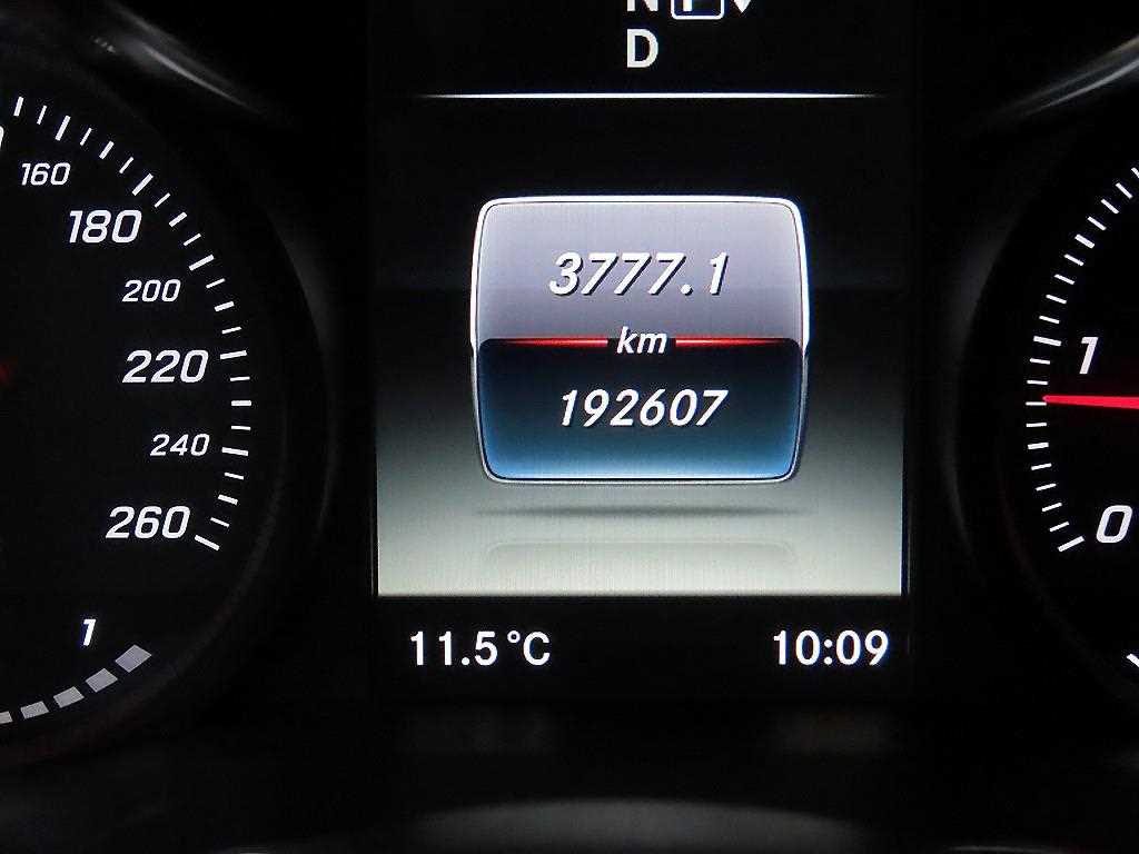 Mercedes Benz C Class - Vista 9