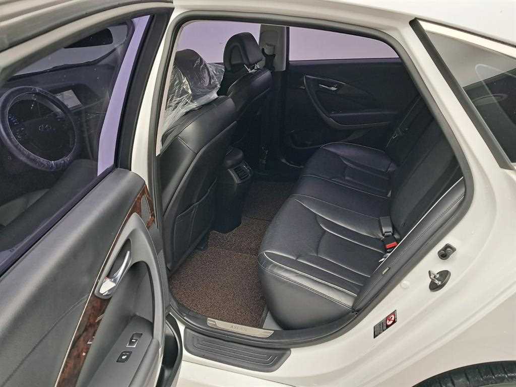 HYUNDAI Aslan - Vista 12