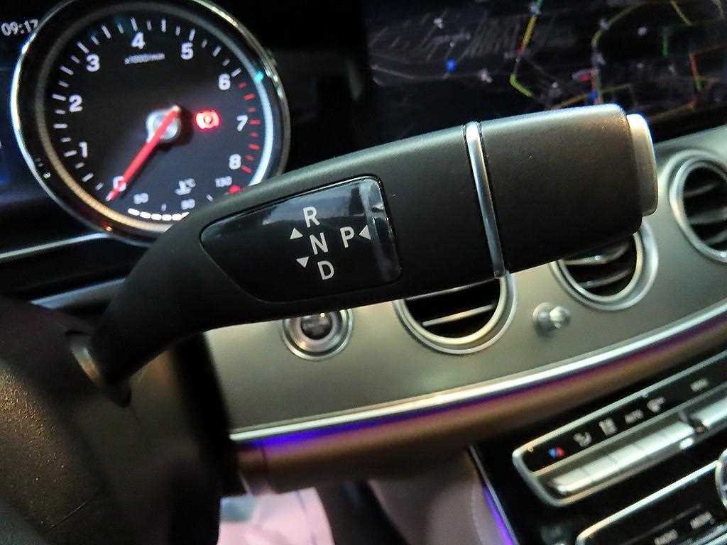 Mercedes Benz E class - Vista 12