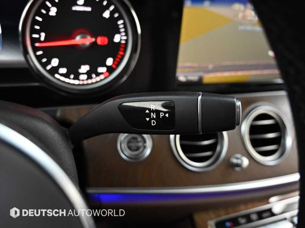 Mercedes Benz E class - Vista 9